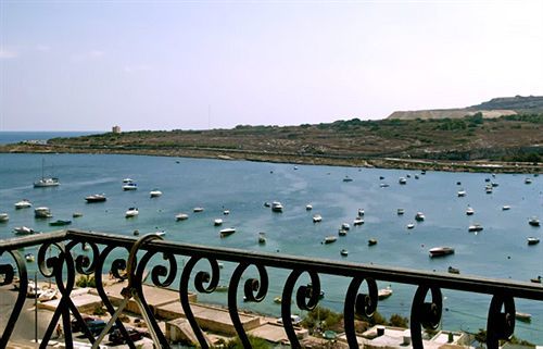 Aparthotel White Dolphin Complex
